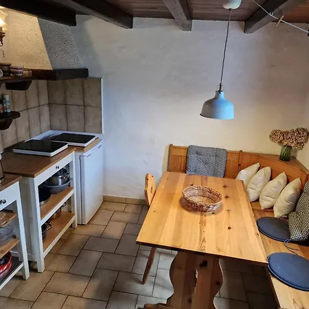 Casa Piccola, Di Zali Falmenta