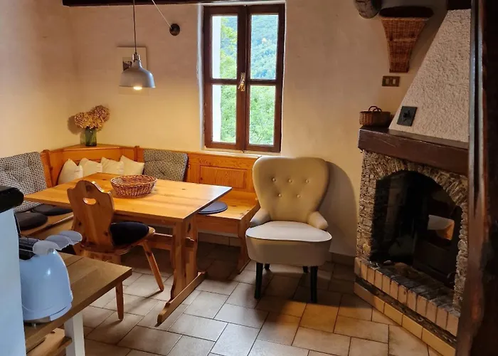 Casa Piccola, Di Zali *